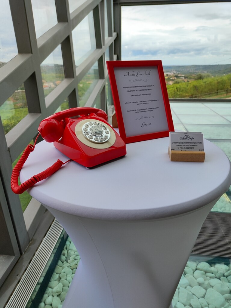 Telefono vintage per messaggi vocali in Abruzzo